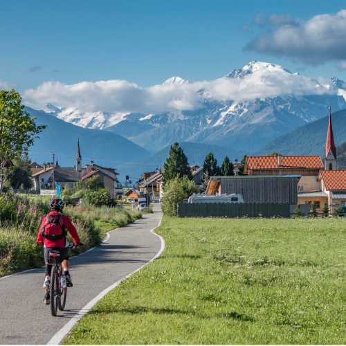 Cycling with spectacular mountain views